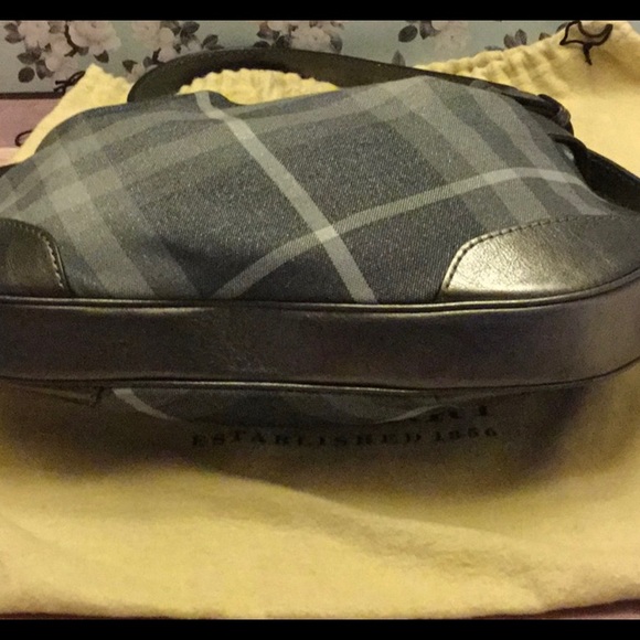 Medium size Burberry bag, grey and silver - Picture 2 of 6